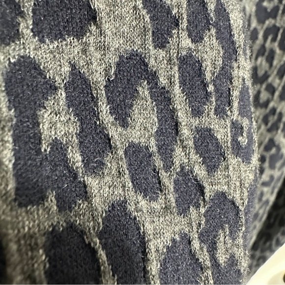 Jones NY Sport sweatshirt, size 3X, navy/animal print, cozy, comfy, spring - Picture 6 of 12